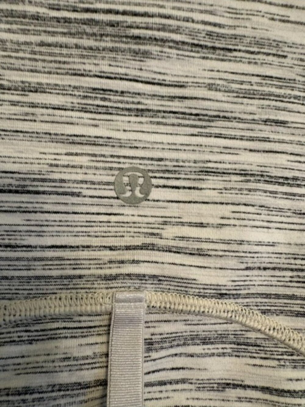 Lululemon Define Jacket in Space Dye Camo Pattern, Size 6 - Picture 4 of 6